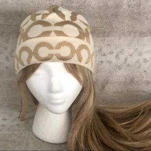 COACH- WINTER BEANIE HAT